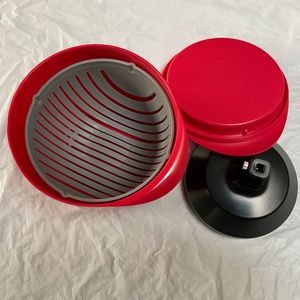 Salad slicer new never used  slices lettuce tomato all salad items